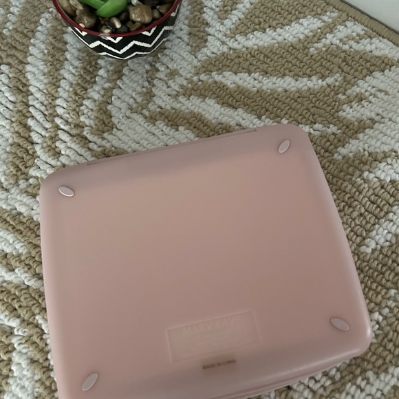 Mary Kay Compact Mirror - Picture 3 of 6